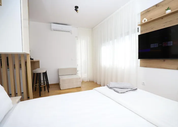 Aleksandra Vrnjacka Banja * Vrnjci